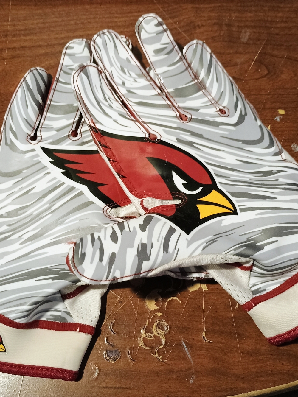 Nike Arizona Cardinals Superbad Football Gloves - Picture 2 of 2